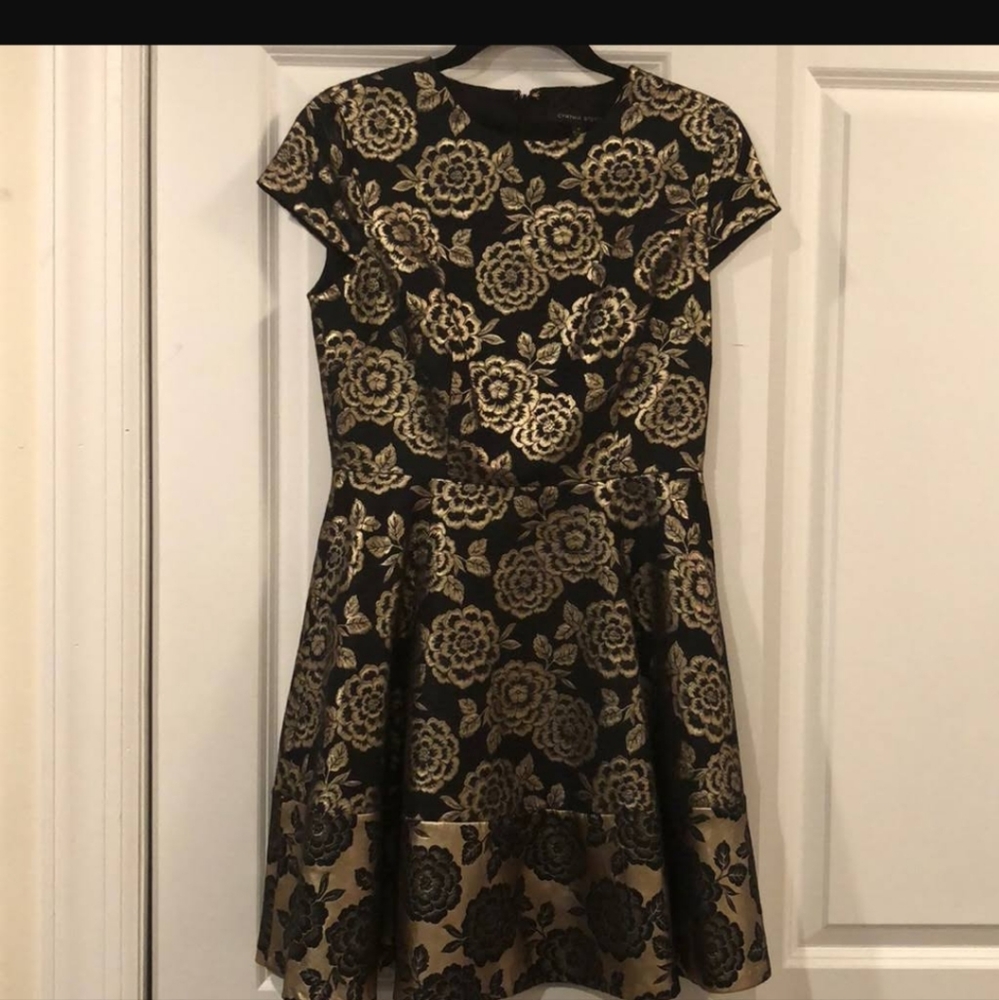 Dress - Picture 2 of 4